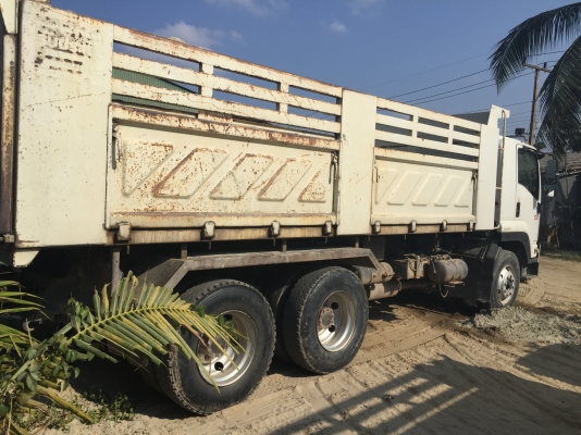 10ล้อดั้ม isuzu 300 แรงFVZ34P ไมล์แค่ 1.34แสนกิโล...รถสวยเดิมๆห้างแท้ ปี 53