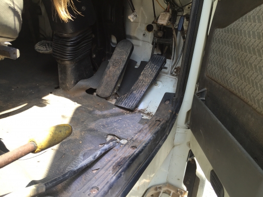 6ล้อดั้มnissan UD. 220แรง (ไม่มีกระบะเท่านั้น)PKB214E-01280 ปี 2550 เล่มพร้อม