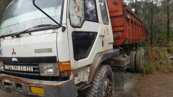 10ล้อดั้มเรือฟูโซ่FN527M-TD44xx195แรง เบรคใหญ่ รถสภาพดีใช้ได้ เล่มพร้อม