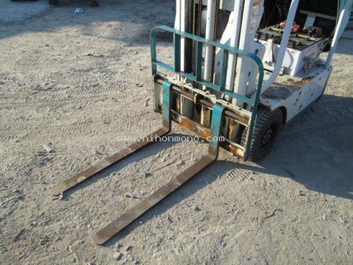 รถยกไฟฟ้า KOMATSU FB05-3 รหัสสินค้า : 13001180 หรือเพิ่มเติมไดที่ www.nihonmono.com รถยกไฟฟ้า KOMATSU FB05-3 รหัสสินค้า : 13001180 หรือเพิ่มเติมไดที่ www.nihonmono.com