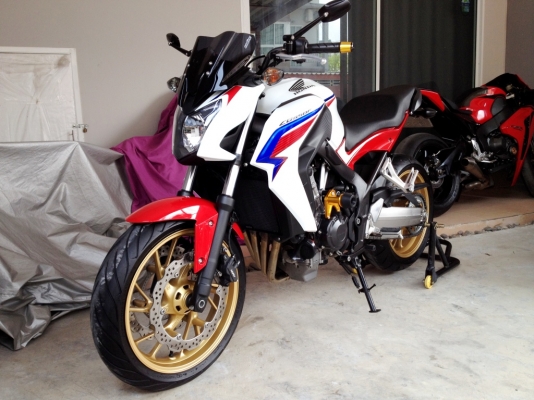 ขาย CB650f ปี2014 TRI-Color ท่อสูตร วิ่งน้อย ราคา 269000 บาท