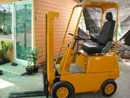 ....ขาย โฟลคลิฟขนาดเล็กยกได้ 3 เมตร ดีเซล ขนาด1ตัน เหมาะสถานที่แคบๆ...........................