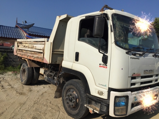 (รถมี2คันให้เลือก)6ล้อดั้ม240แรง FTR34J9T ปี2553...กระบะดั้มอย่างเดียวที่ไม่สวย ฝาข้างต้องเปลี่ยน รถห้างแท้ มือเดียวป้ายแดง...