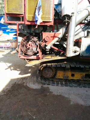 รถเกี่ยวข้าว ไอ้หนุ่ม/เกษตรพัฒนา