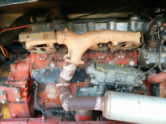 รถเกี่ยวข้าว ไอ้หนุ่ม/เกษตรพัฒนา