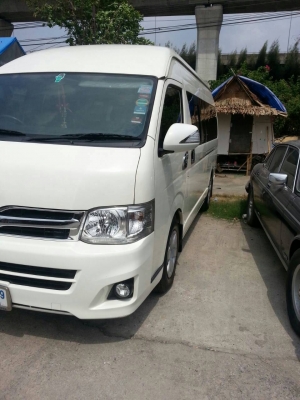 รถตู้toyota 7ที่รถ ปี2556 ติดNGV