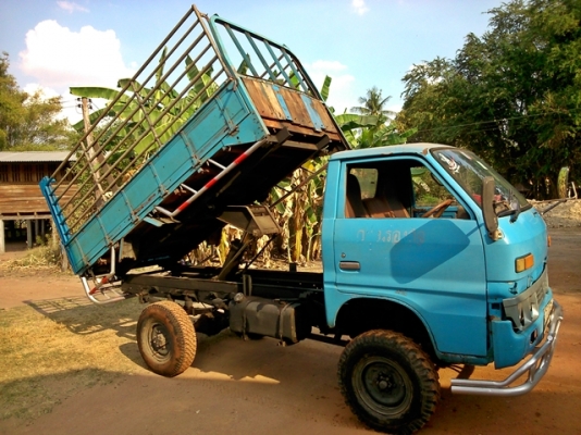 ISUZU 4 ล้อ+ดั๊มพ์+เกียร์สโลว์กลาง4wd เครื่อง 100 โฟ