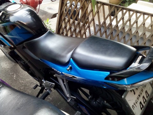 ขาย HONDA CBR 150 R ปี 52 สภาพเดิมๆ เล่มพร้อมโอน ขาย HONDA CBR 150 R ปี 52 สภาพเดิมๆ เล่มพร้อมโอน