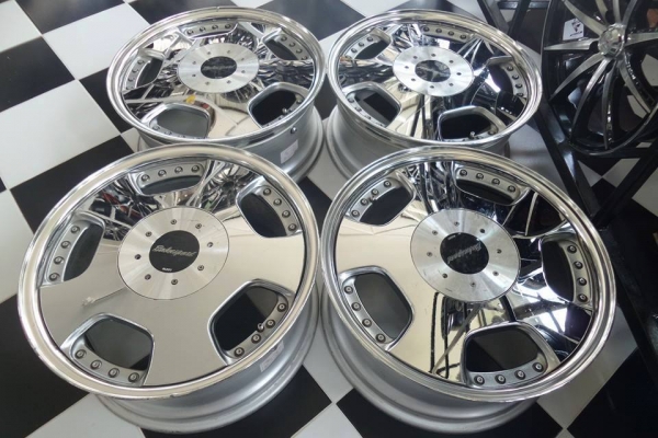 ยูโรลาย 18x8 ET+31 super chrome PCD6/139.7  ขาย20000บาท  081-7570077 ร้านอยู่อุตรดิตถ์ ส่งได้ทุกทิศทั่วไทย