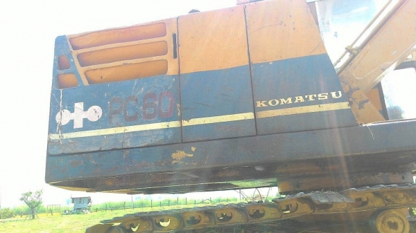 ขาย komatsu pc 60 - 3 (ปั้มนิ้ว) พร้อมเทเลอร์ มีลายเจาะ