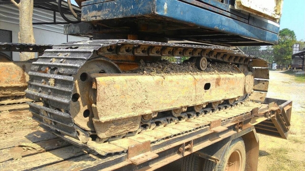 ขาย komatsu pc 60 - 3 (ปั้มนิ้ว) พร้อมเทเลอร์ มีลายเจาะ ไม่เอาเทเลอร์ขาย 400,000 ขาย komatsu pc 60 - 3 (ปั้มนิ้ว) พร้อมเทเลอร์ มีลายเจาะ ไม่เอาเทเลอร์ขาย 400,000