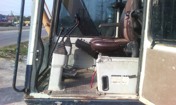 ขายด่วนรถเเบ็กโฮKOMATSU_Pc60รุ่น6รถสวยเครื่องดีใช้งานได้13637โชโมง