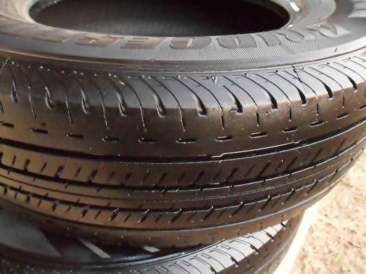 ยางกระบะขอบ15 ปี13 บริดสโตน215-70-R15(4เส้น 4,000บ)