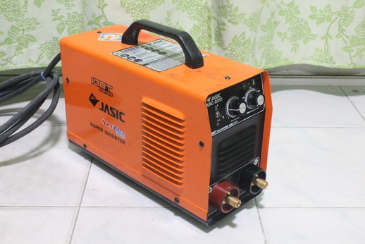 เครื่องเชื่อม jasic arc225i ระบบอินเวอร์เตอร์ IGBT 200แอมป์เต็ม สภาพดีพร้อมใช้งานครับ