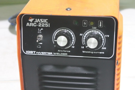 เครื่องเชื่อม jasic arc225i ระบบอินเวอร์เตอร์ IGBT 200แอมป์เต็ม สภาพดีพร้อมใช้งานครับ