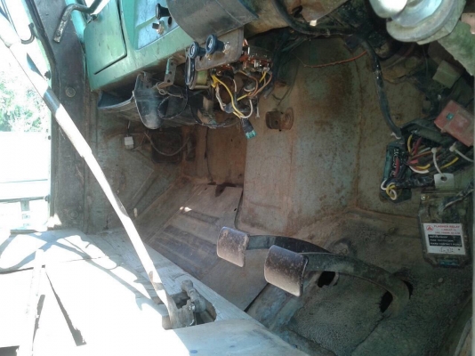 ขาย 10 ล้อหัวยาว เพลาเดียว ช่วงล่างใหญ่  เครื่อง 6BD1 165 แรงม้า คัสซีสวยตลอดเส้น สโลว์อินเตอร์ ทะเบียนเต็มพร้อมโอนครับ