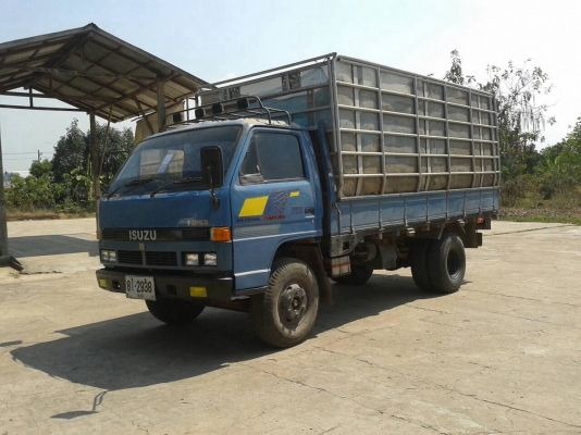 ฝากขาย 6 ล้อ NPR ห้างแท้ปี 32 สวยเดิมทุกอย่าง เครื่อง 4BD1 115 แรงม้า คัสซีสวยจัดตลอดเส้น เกียร์ยาว ทะเบียนเต็มพร้อมโอน