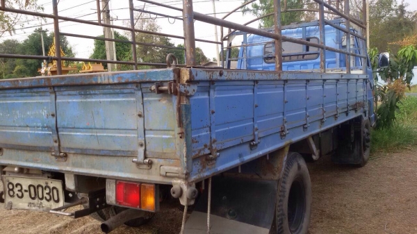 ขายรถบรรทุกหกล้อ NPR66L เครื่อง 145 แรง กระบะคาร์โก้ ทะเบียนพร้อม