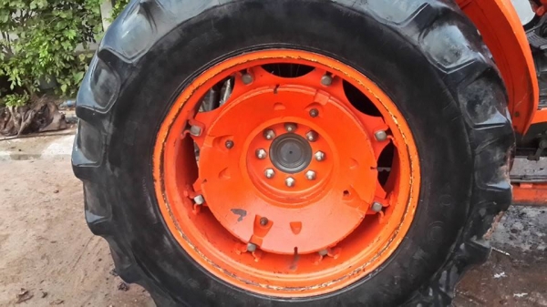 ขายรถไถKUBOTA 4WD 7040เอกสารเล่มทะเบียน 4×4สภาพเครื่องดี ปั๊มดีใช้งานได้ปกติ ขายรถไถKUBOTA 4WD 7040เอกสารเล่มทะเบียน 4×4สภาพเครื่องดี ปั๊มดีใช้งานได้ปกติ