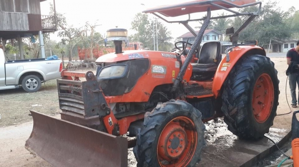 ขายรถไถKUBOTA 4WD 7040เอกสารเล่มทะเบียน 4&times;4สภาพเครื่องดี ปั๊มดีใช้งานได้ปกติ