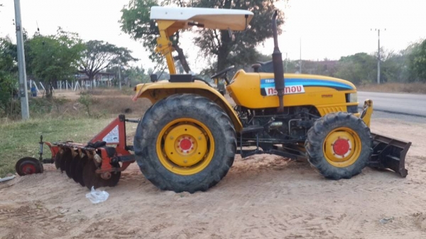 ขายรถไถ ทะเลทอง สภาพสวย55แรง 4×4 อุปกรณ์ครบ เอกสารเล่มทะเบียน เครื่องดีพร้อมใช้งาน ขายรถไถ ทะเลทอง สภาพสวย55แรง 4×4 อุปกรณ์ครบ เอกสารเล่มทะเบียน เครื่องดีพร้อมใช้งาน