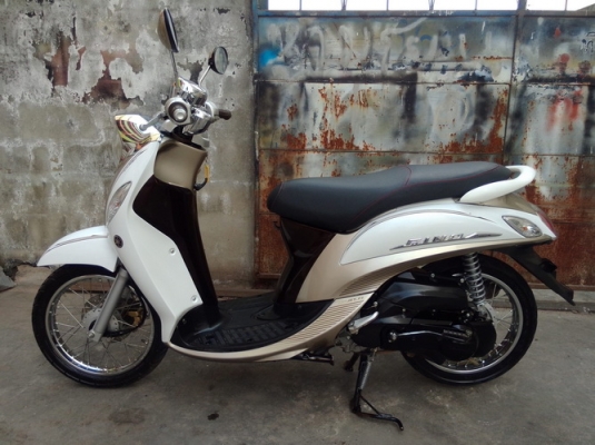 New Fino FI Premium (Classic) รถปลายปี56 ประหยัดน้ำมัน สวยๆครับ