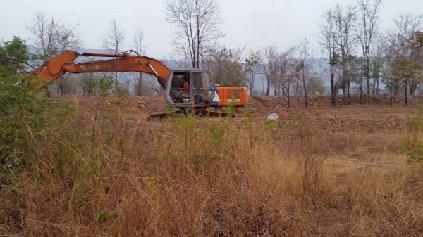 ขายครับHitachi EX200รุ่น2ระบบไฟฟ้าเต็มแอร์หนาวโซ่เปลี่ยนใหม่เอวแน่นใช้งานทุกวันครับเบื่อคนขับ