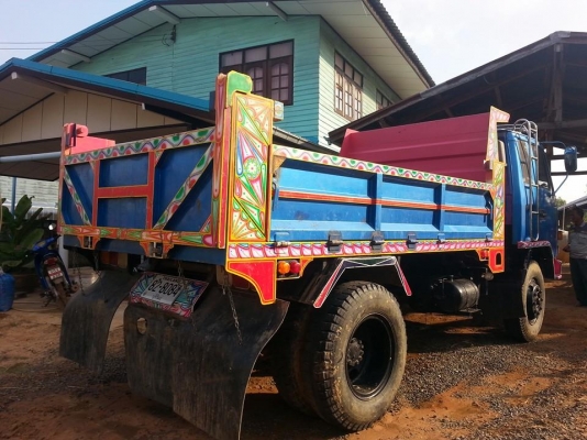 ขายดั้มร็อกกี้ 175แรง เครื่องดี แคชซีสวย ยาง900ขอบ20 สภาพพร้อมใช้งาน เอกสารพร้อมโอน จัดไฟแนนซ์ได้ เงื่อนไขง่ายๆวันเดียวรับรถ สนใจโทร 090-8588220คุณนะ 093-3258446คุณบิวตี้ ID:narong498 หรือ www.truck.in.th/498 หรือfb:ณรงค์ ซื้อขายรถมือสอง (เว็บไซต์ส่วนตัว)