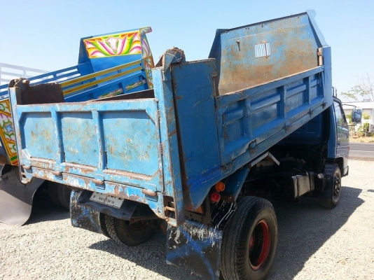 ขาย6ล้อดั้มISUZU NPR 115แรง เครื่องดี4BD1 115แรง คัชซีสวยNPR59LU5M ปี37 เฟืองท้ายF เกียร์สั้นแท้ ภายในสวย ยางดี สภาพพร้อมใช้งาน เอกสารพร้อมโอน  สนใจโทร090-8588220คุณนะ ID:narong498 หรือwww.truck.in.th/498 หรือFB:ณรงค์ ซื้อขายรถมือสอง(เว็บไซต์ส่วนตัว) จัดไ