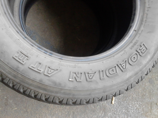 235/65R17 ROADSTONE ROADIAN  ATII  มี 2 เส้น  ปี 2012  TEL.081-427-3941