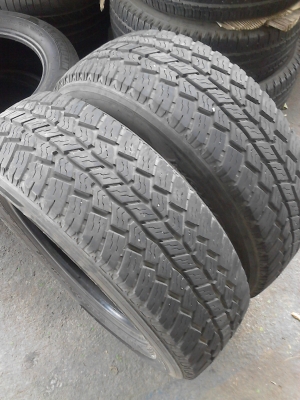 235/65R17 ROADSTONE ROADIAN  ATII  มี 2 เส้น  ปี 2012  TEL.081-427-3941