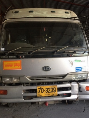 ขายหัวลากรถบรรทุก 10 ล้อ  NISSAN  3 เพลา 350 แรงม้า