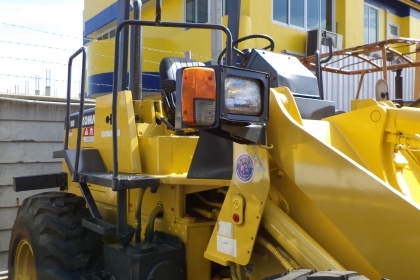 WA100-1-20705 รถตักKOMATSUตอนนี้รถจอดที่(นวนคร)ครับ WA100-1-20705 รถตักKOMATSUตอนนี้รถจอดที่(นวนคร)ครับ