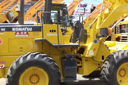 WA100-1-20705 รถตักKOMATSUตอนนี้รถจอดที่(นวนคร)ครับ WA100-1-20705 รถตักKOMATSUตอนนี้รถจอดที่(นวนคร)ครับ