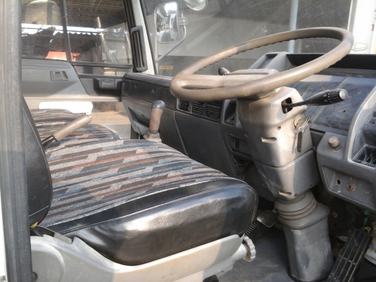 ขาย  6 ล้อ/ฮีโน่ รถขนฟาง