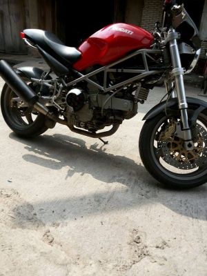 ขาย Ducati m900 IE 2001-02 ระบบหัวฉีด ประหยัดน้ำมันสุดๆ  อินวอย สรรพสามิตรแท้ รถสภาพตามรูป สีแดง สด ไม่มีตำหนิ มีครอบเบาะหลังให้  ท่อผ่าเสียงลั่นๆ สภาพเครื่องยังฟิต  รอบจัดจ้าน วิ่งทริปสบายๆ ไม่มีเยิ้ม สมบูรณ์มาก ได้ไปเติมน้ำมันขับยาวๆ ขอขายที่ 120000  ดู