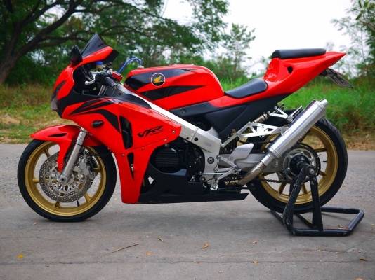 ขาย Nc30 พร้อมทะเบียนแท้ แฟริ่งหน้า Cbr1000 08 แฟริ่งท้าย Rc212 เครื่องสดๆ รถสวยมาก