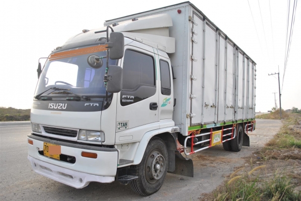 ขาย 6 ล้อ Isuzu FTR200 ปลายปี 46 ตู้10บาน 7.2 เมตร วิ่งน้อย (Deca)