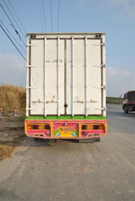 ขาย 6 ล้อ Isuzu FTR200 ปลายปี 46 ตู้10บาน 7.2 เมตร วิ่งน้อย (Deca)