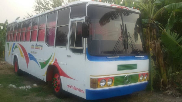 ขายรถบัสพัดลมสภาพพร้อมใช้ ทำสีมาใหม่ จดทะเบียนใหม่ ทำ พรบ ใหม่ ทรงนางพญา เครื่อง EH700 ปั้มลม เบรคจิฟฟี่ พวงมาลัยพาวเวอร์ คัสสซี isuzu   คานหน้า isuzu  คานหลัง  HINO ZM เบรคน้ำรุ่นใหม่ ยางเรเดียลใหม่หมดหกเส้น แหนบ benz ใหญ่ 4 ตับ คันโครงหน้าหลังพร้อมโช้ค