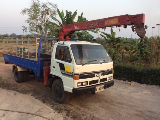 ISUZU 6ล้อติดเครน ห้างแท้ กะบะ4.3ม. ยาว5ม. เครน3ตัน พวงมาลัยพาว์เวอร์ ยางดี ครัทซีสวย ขาย 560,000 บาท(ติดต่อ ศุภากร 081-4252943)