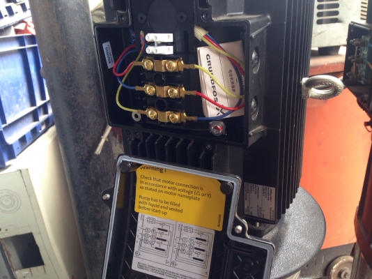 ขายปั้มน้ำแบบตั้งแรงดันสูง Groundfos 4HP. 380V ขนาดเข้า-ออก 3 นิ้ว ของใหม่ไม่เคยใช้งานครับ