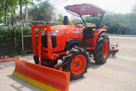 ขายรถไถ Kubota L 4708 (4WD) พร้อมดันหน้าและผานพรวนHUI เครื่องแน่นๆ