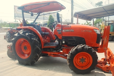 ขายรถไถ Kubota L 4708 (4WD) พร้อมดันหน้าและผานพรวนHUI เครื่องแน่นๆ