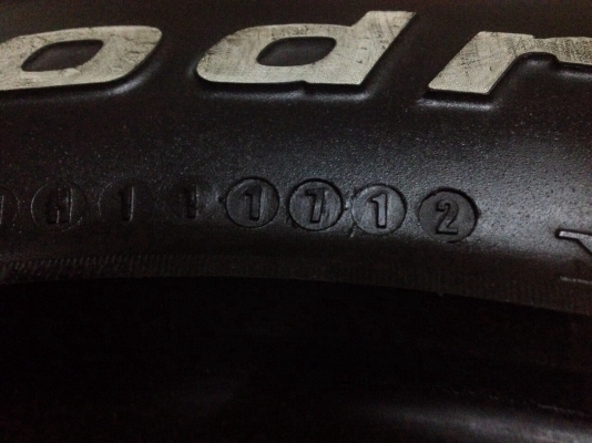 ขายล้อBradleyสีทองขอบ16 พร้อมยางBF All 265/75/16 ปี13กับ12