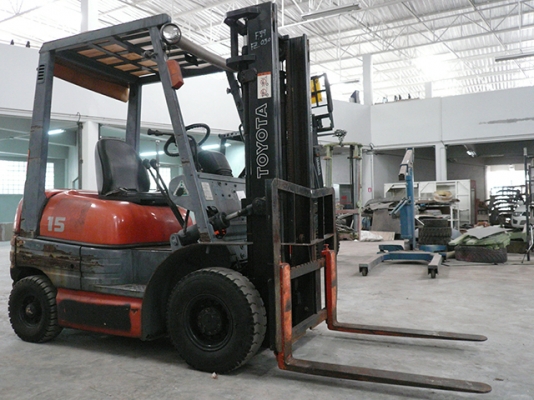 ขายรถโฟล์คลิฟท์ TOYOTA รุ่น 6FGL15 ราคา 139,000 บาท นำเข้าจากประเทศญี่ปุ่น 100\% ไม่เคยใช้งานในประเทศไทย