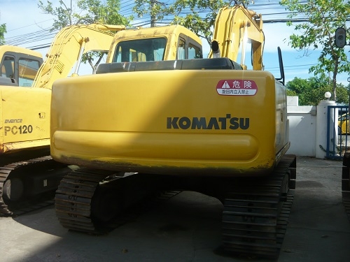รถขุด Komatsu PC120-6 รถเก่านอก นำเข้าจากญี่ปุ่น มีให้เลือกหลายคัน พร้อมใช้งาน ช่วงล่งแน่น เครื่องยนตร์พร้อม ระบบไฟฟ้าครบ ลุยงานได้เลย เอกสารครบ จัดไฟแนนท์ได้  เครื่องบยนตร์ Komatsu 6 สูบ ชม.การทำงาน 4500-6000 ชม.  สนใจติดต่อได้ที่ 091 695-6445