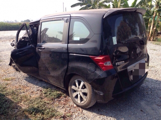 ฮอนด้าฟรีดเเยกขายเป็นอะไหลหรือตัดท้ายอุปกรณ์ทุกอย่างเเยกได้หมดมีหลายรุ่น