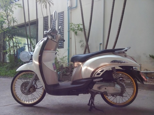 ขายถูก scoopy-iหัวฉีดปี2553รถบ้านราคาประหยัด มีเล่มครบ