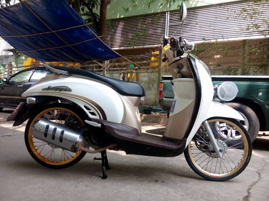 ขายถูก scoopy-iหัวฉีดปี2553รถบ้านราคาประหยัด มีเล่มครบ